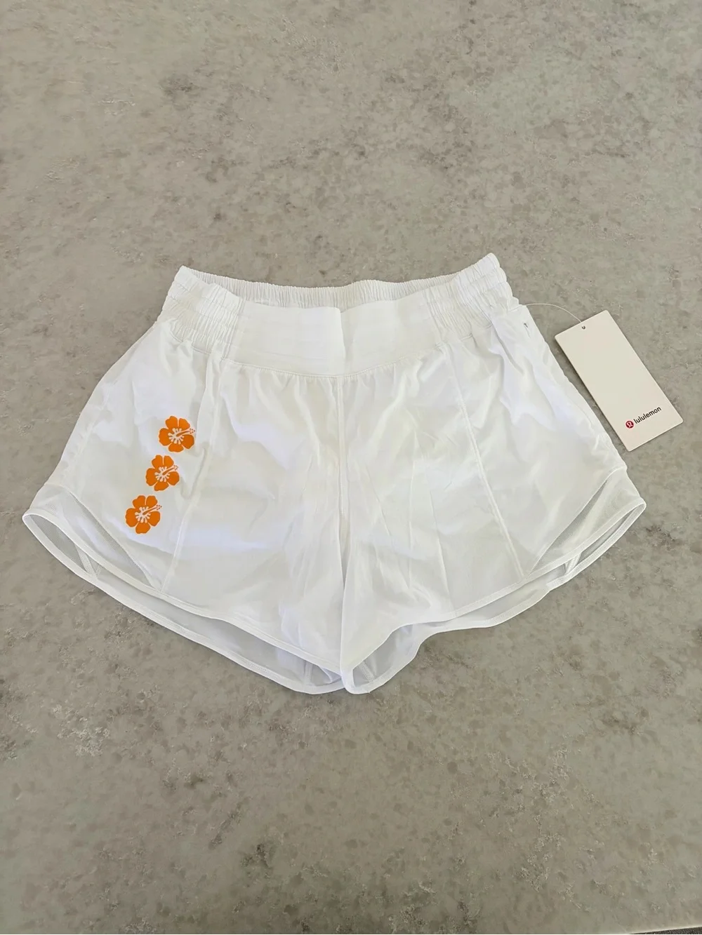 Lululemon Hawaii Hibiscus Flower Hotty Hot Shorts - White / Size 8 NWT Rare